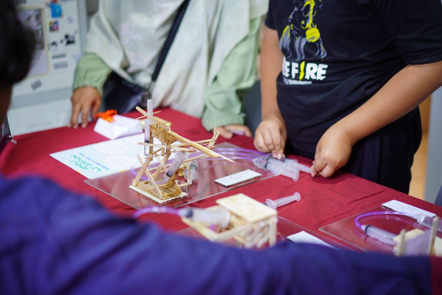 Hydraulic Arrow Launcher, karya siswa Flexi School Bintaro
